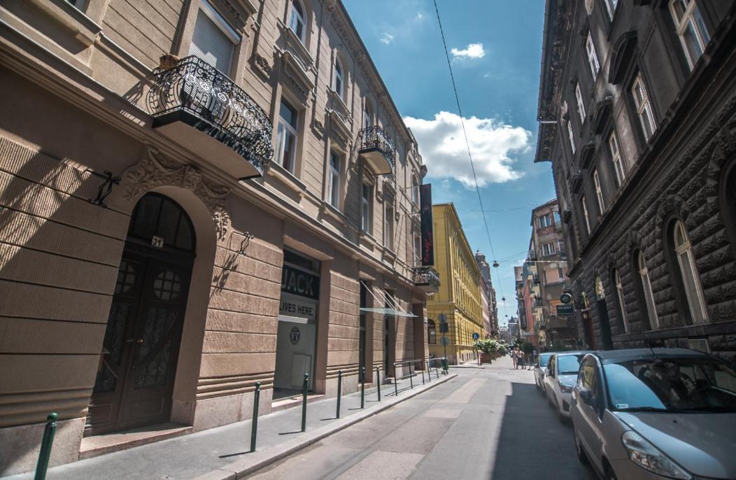 Opera With Free Parking, 2br2ba, Ac Boedapest