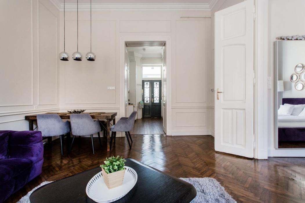 Opera With Free Parking, 2br2ba, Ac Appartamento Budapest
