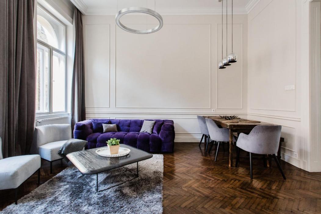 Opera With Free Parking, 2br2ba, Ac Appartamento Budapest